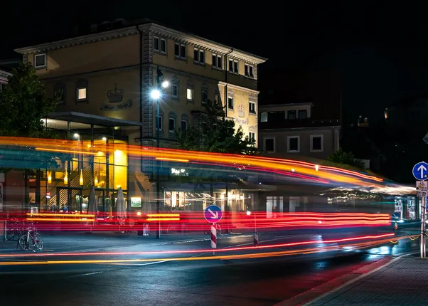 Blick auf das Hotel Krone Tübingen am Abend