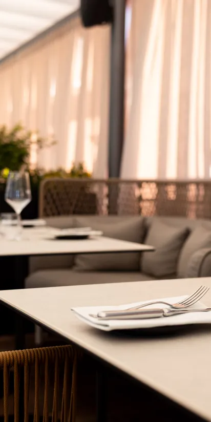 Speisen im Cafe Restaurant Bar Ludwigs rund um den Tag